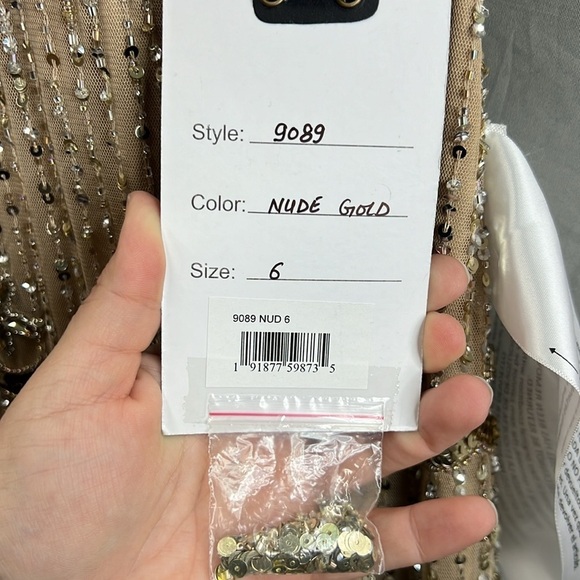 MAC DUGGAL 9089 NWT Cap Sleeve Sweetheart Neckline Beaded Sequin Column Gown - Picture 9 of 11